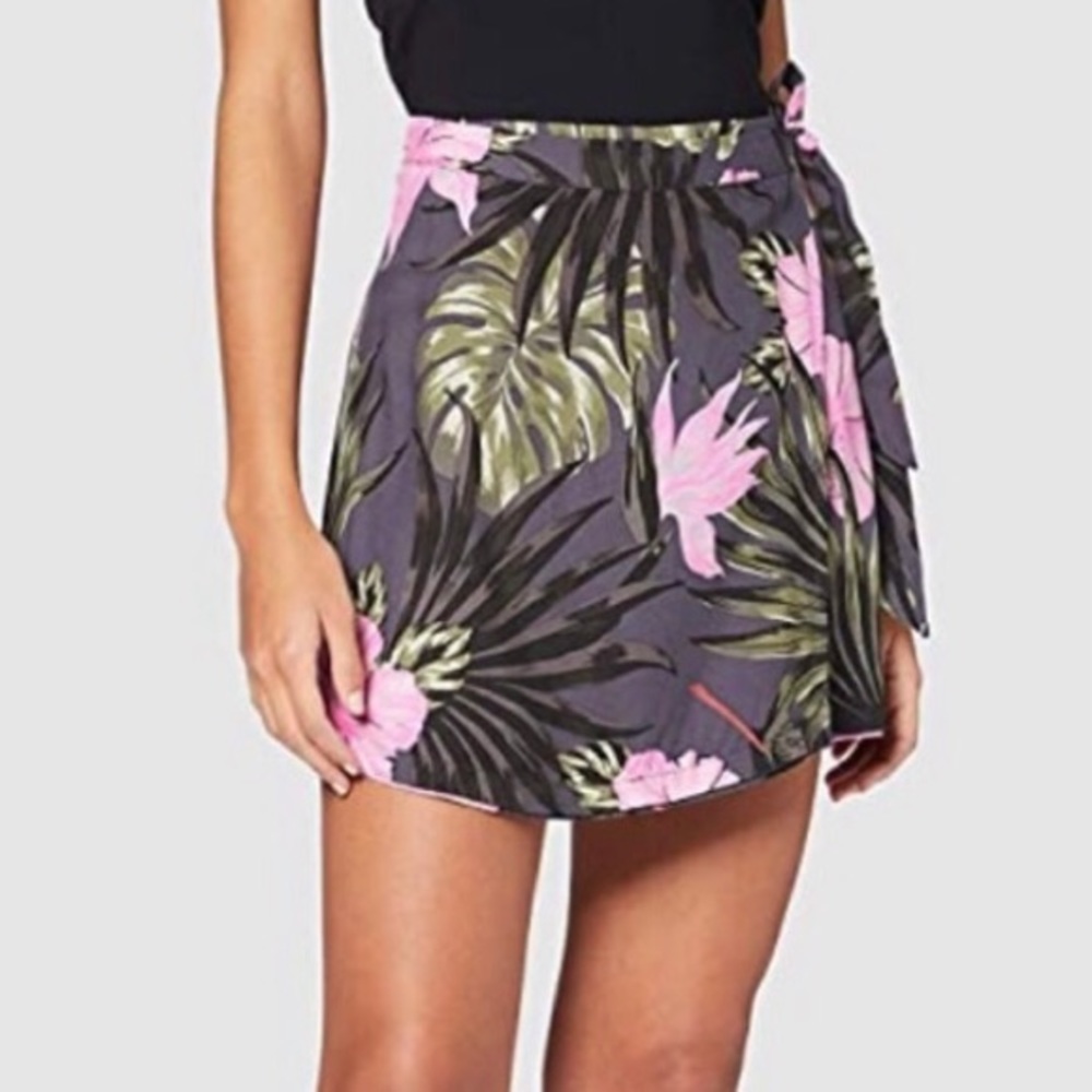 Hurley Tropical Print Mini Skirt - Black and Pink